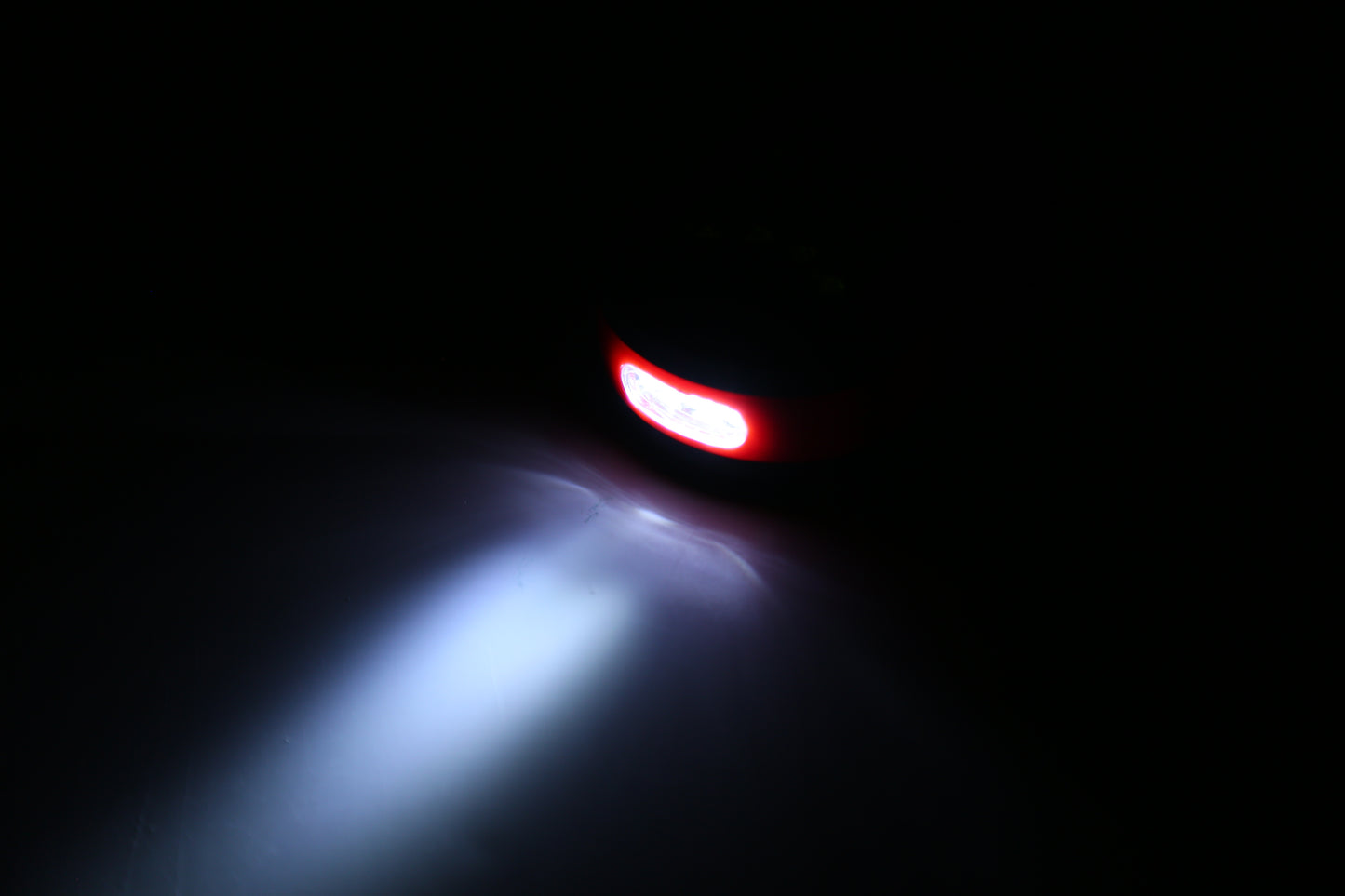 Magnetic LED Work Light with Hook – Compact Utility Flashlight